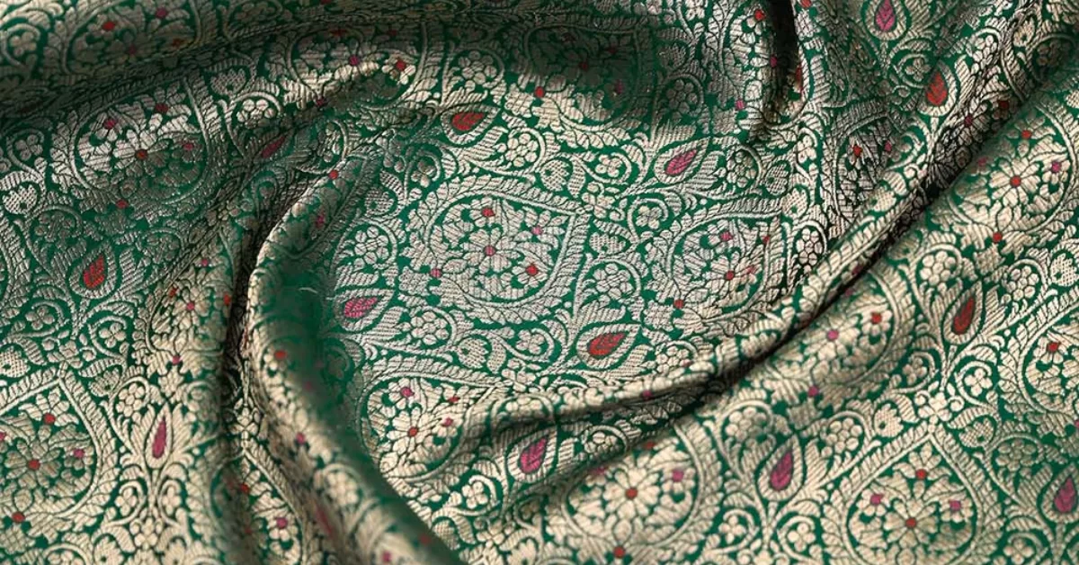 How is a Meenakari Banarasi Saree Made